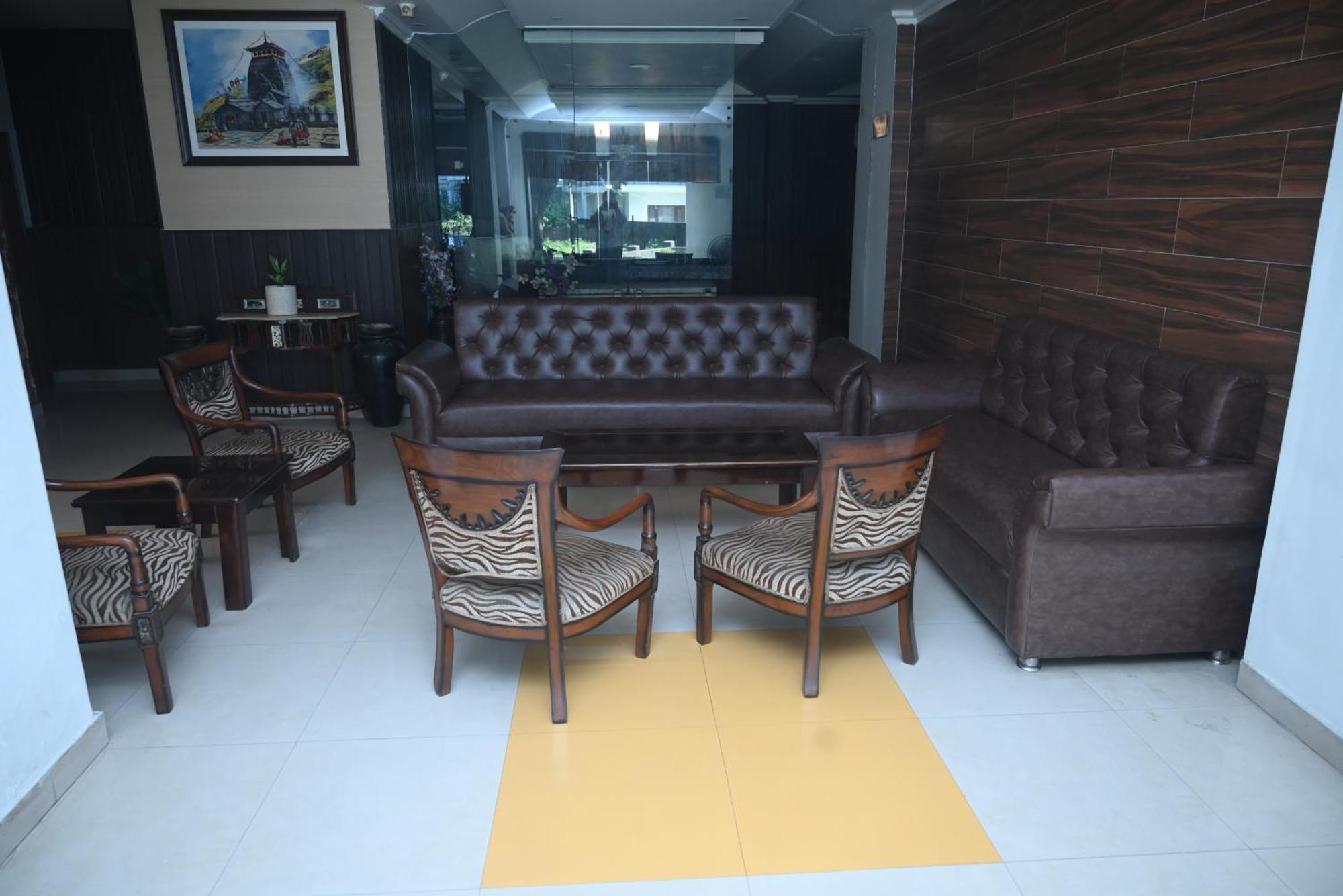 Hotel Surya Plaza Kotdwāra エクステリア 写真